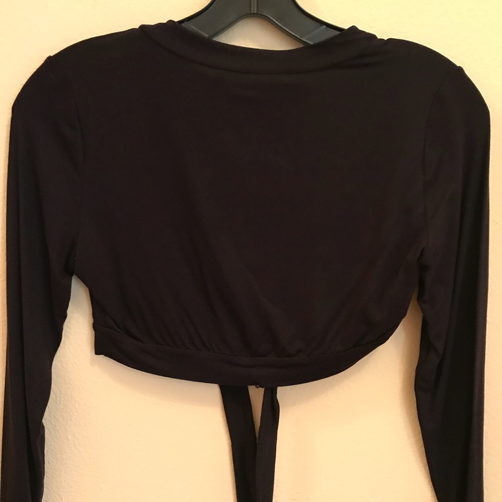 ⛔️SOLD⛔️$39 BCBGMAXAZRIA cropped long sleeve Top - Picture 4 of 7